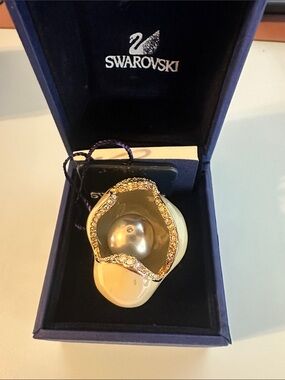 Swarovski Limelight Ring - NWT
Size 7